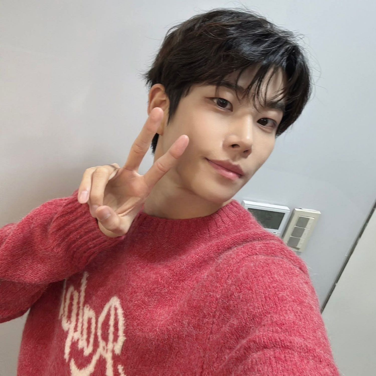 Behind-the-scenes cut of MJ (ASTRO)