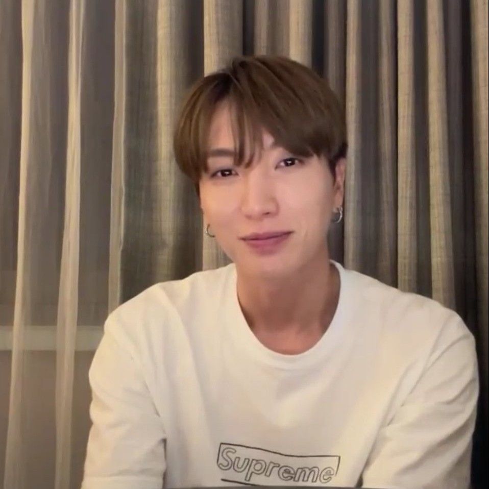 Latest photo of Leeteuk (Super Junior)