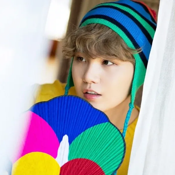 Foto aktivitas terbaru SUGA (BTS)