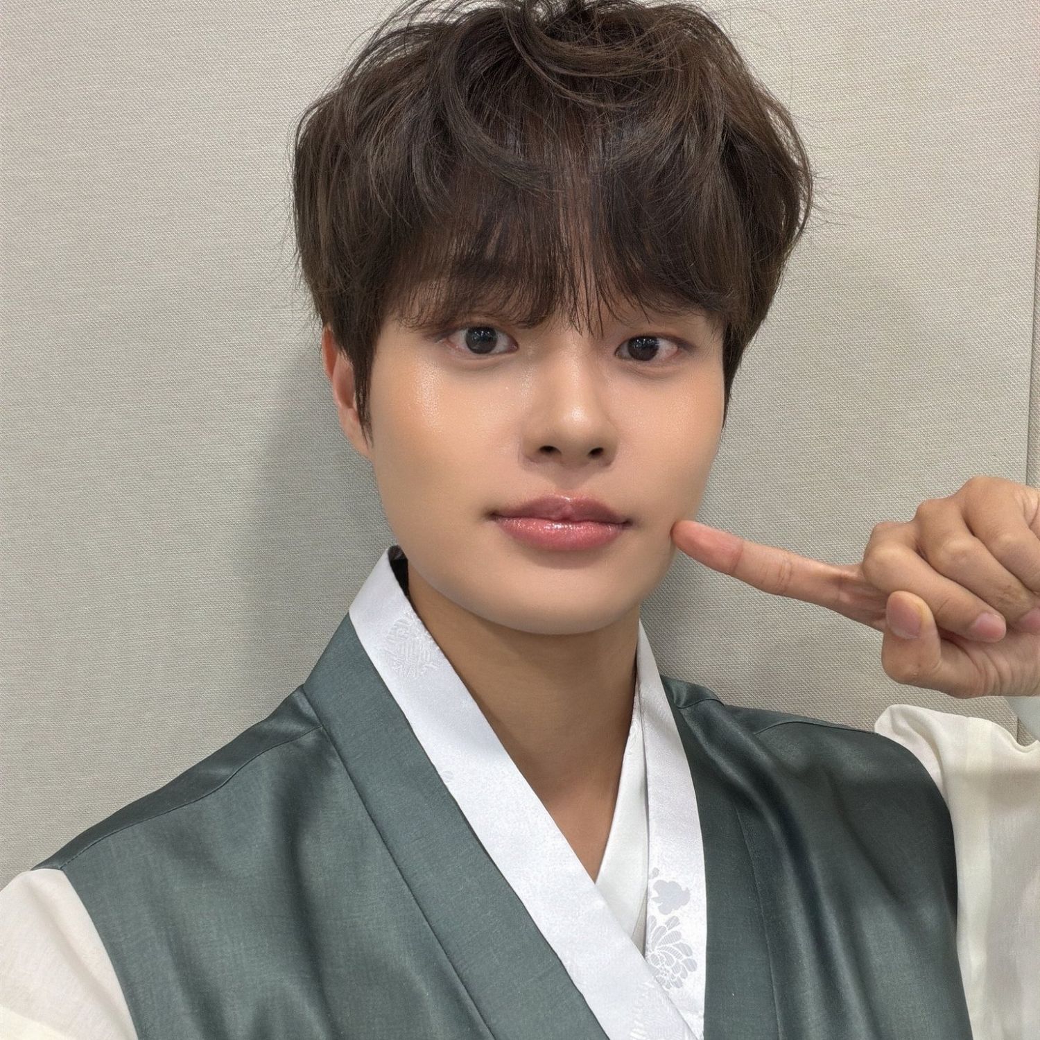 Behind-the-scenes cut of Lee Daehwi (AB6IX)