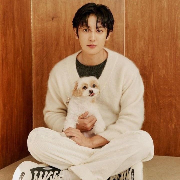 Recent activity shot of Chanyeol (EXO)