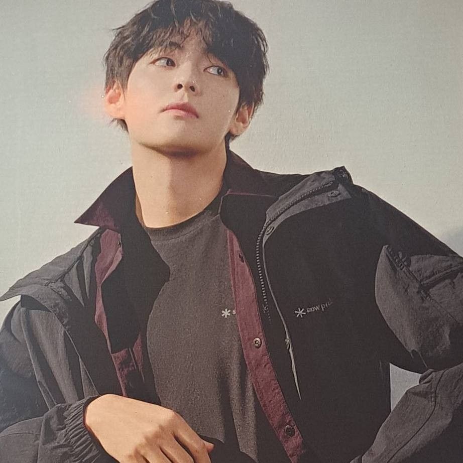 뷔 (방탄소년단) 최근 활동샷