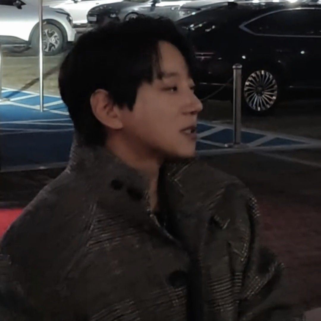 Latest photo of Hwang Chiyeol