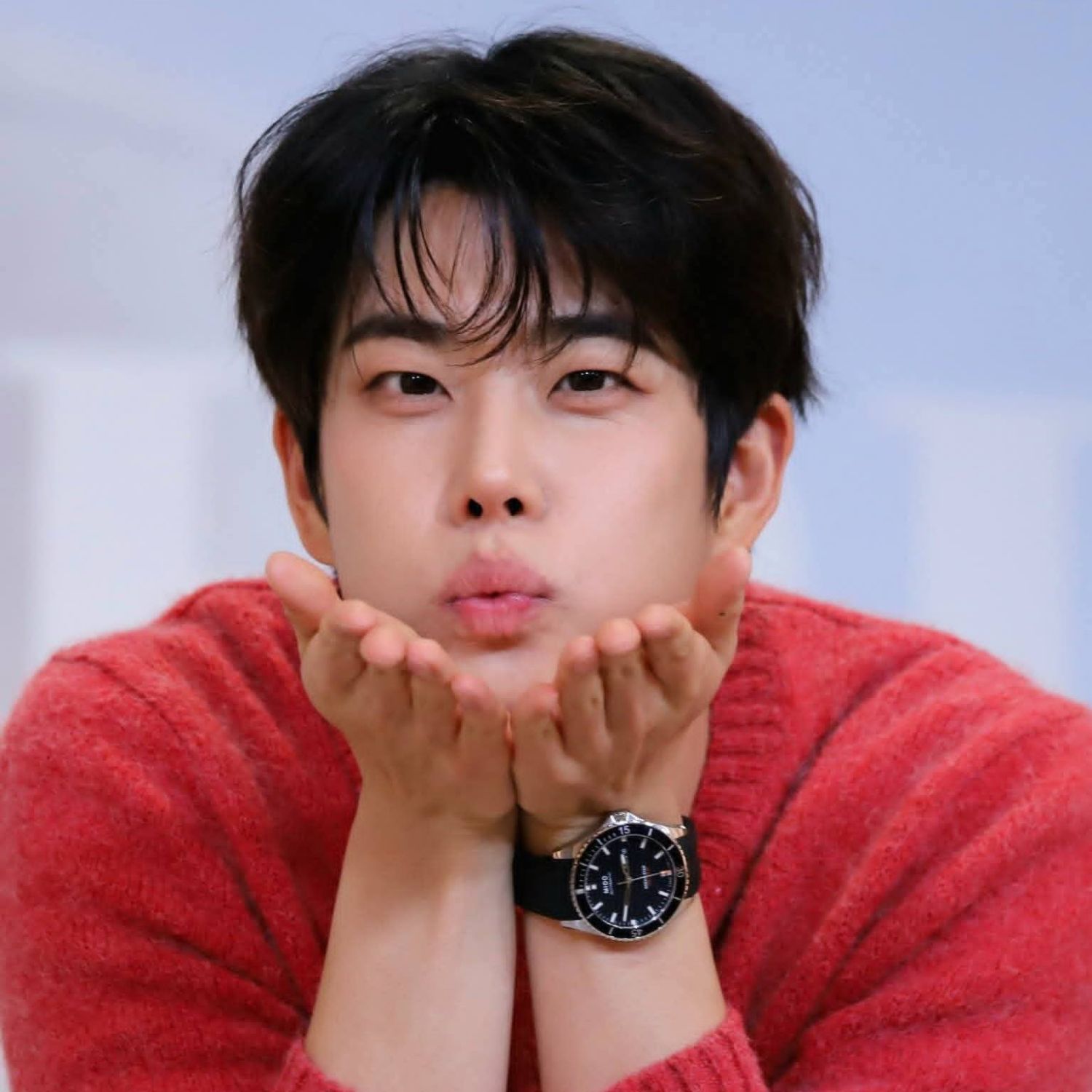 아스트로의 최신 사진