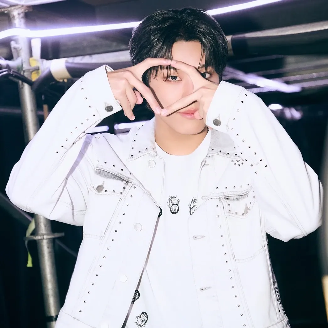 Foto terbaru Park Jeongwoo (TREASURE)