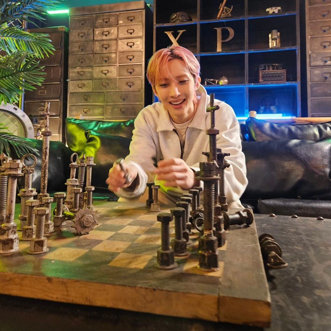 Recent activity shot of Hui (PENTAGON)