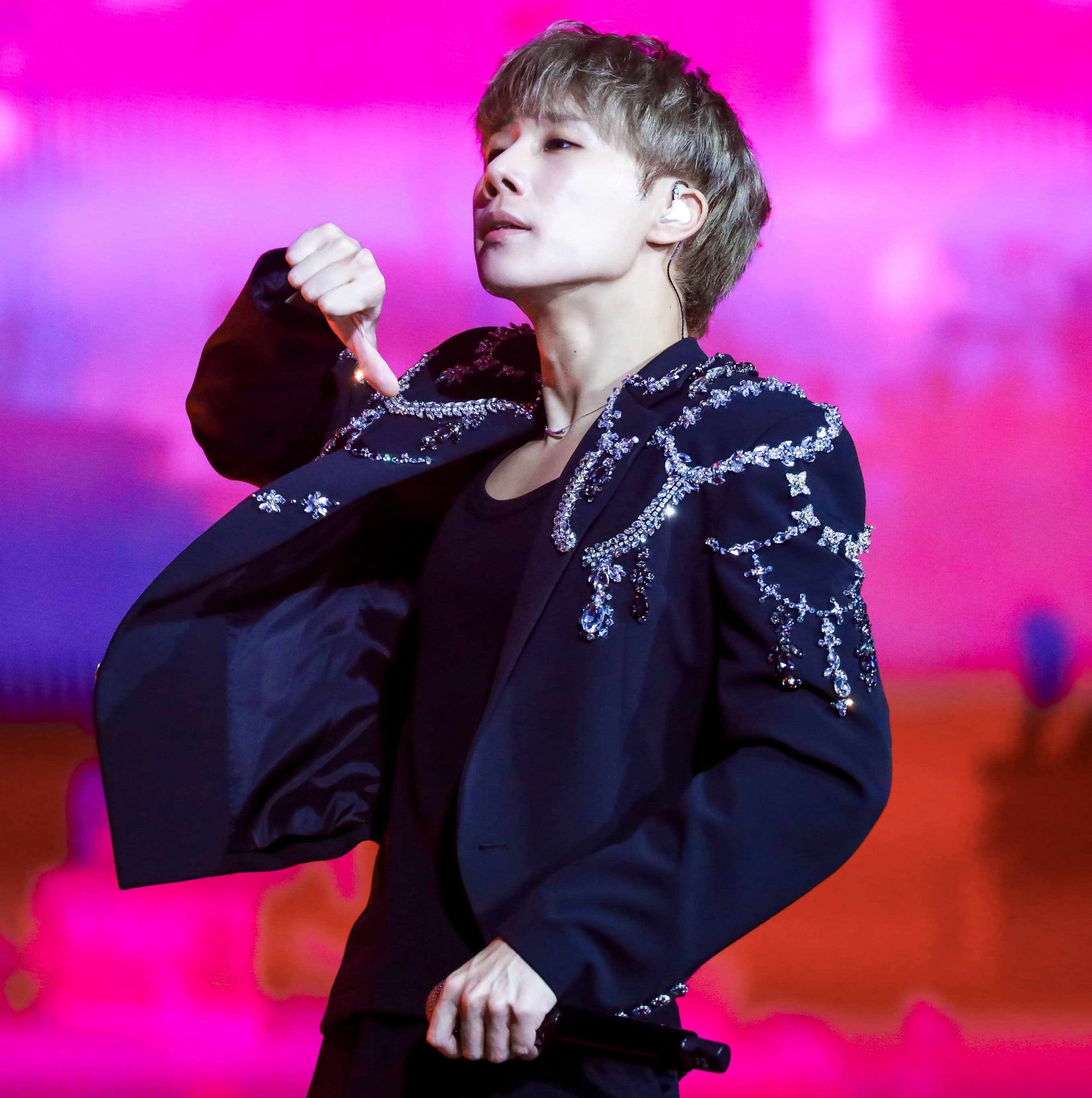 Behind-the-scenes cut of Sungkyu (INFINITE)