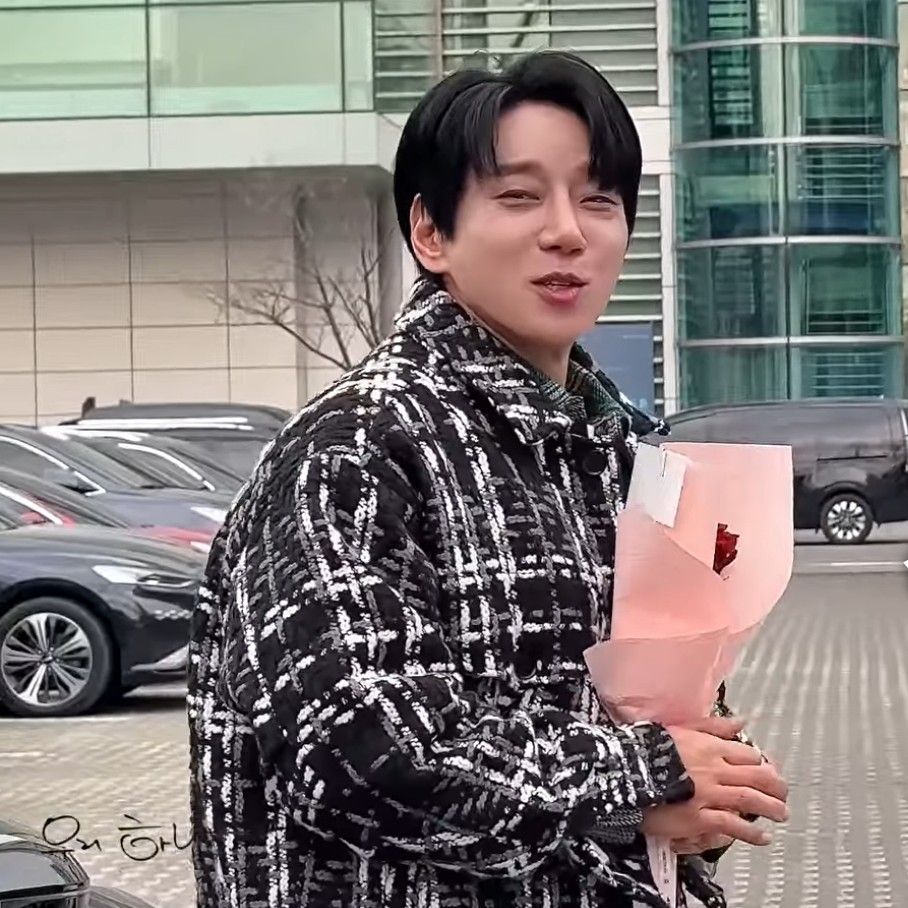 A moment captured by Hwang Chiyeol's fan