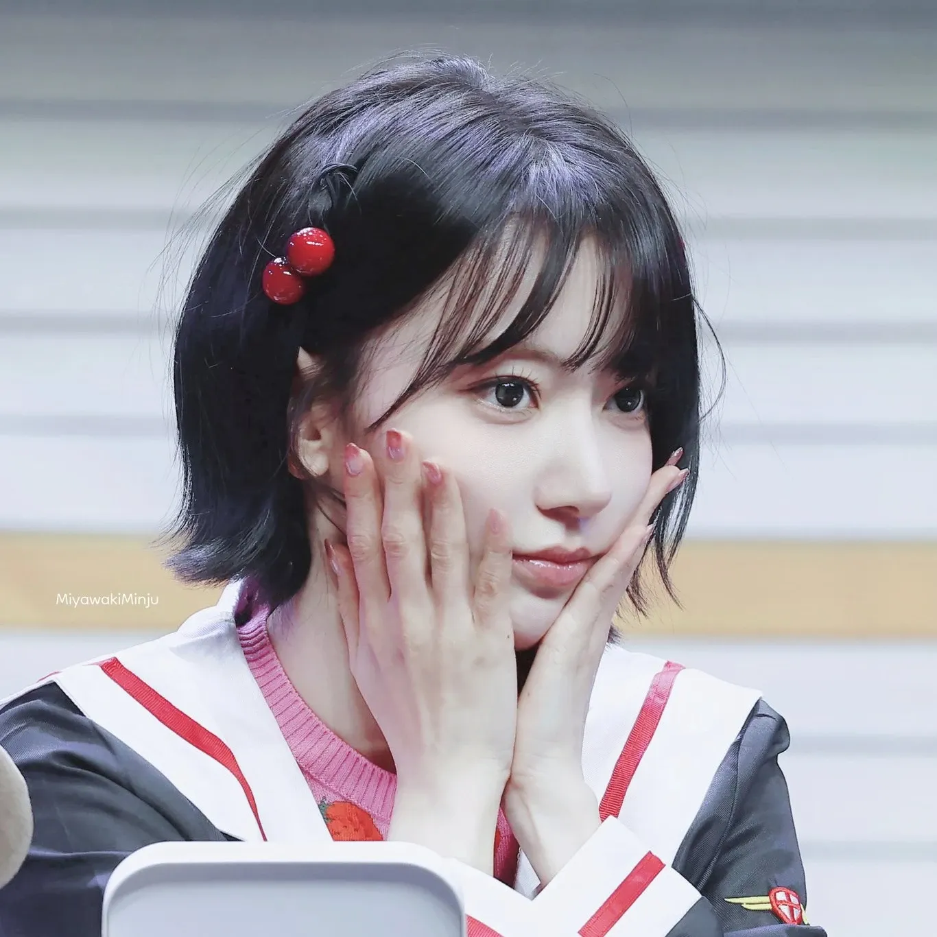 Recent activity shot of Sakura (LE SSERAFIM)