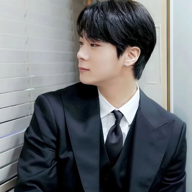 A moment captured by Moonbin (ASTRO)'s fan