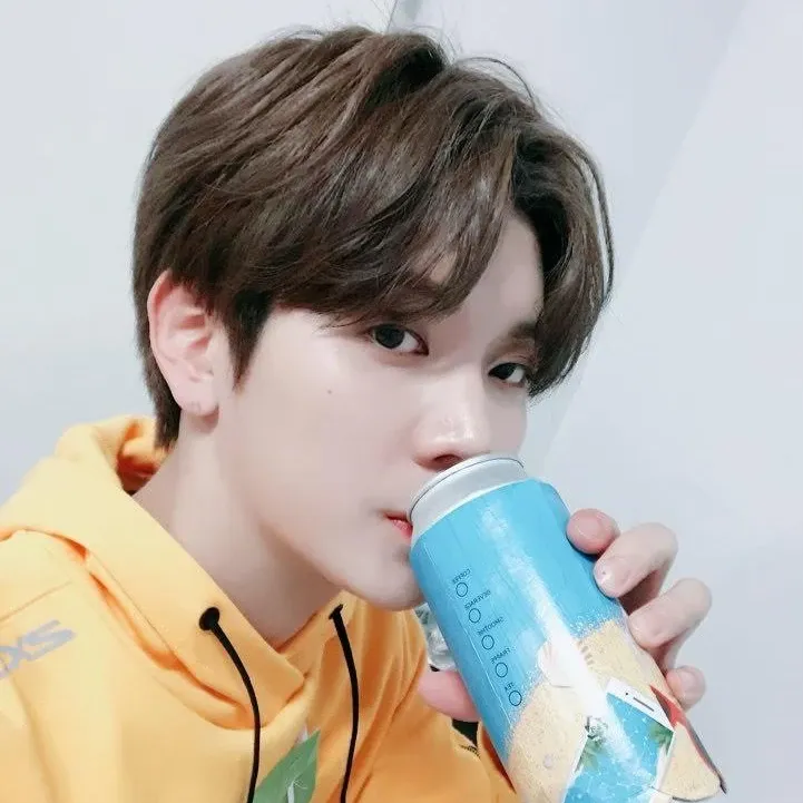 Behind-the-scenes cut of REN