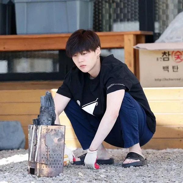 SUGA (防彈少年團)的最新活動照片