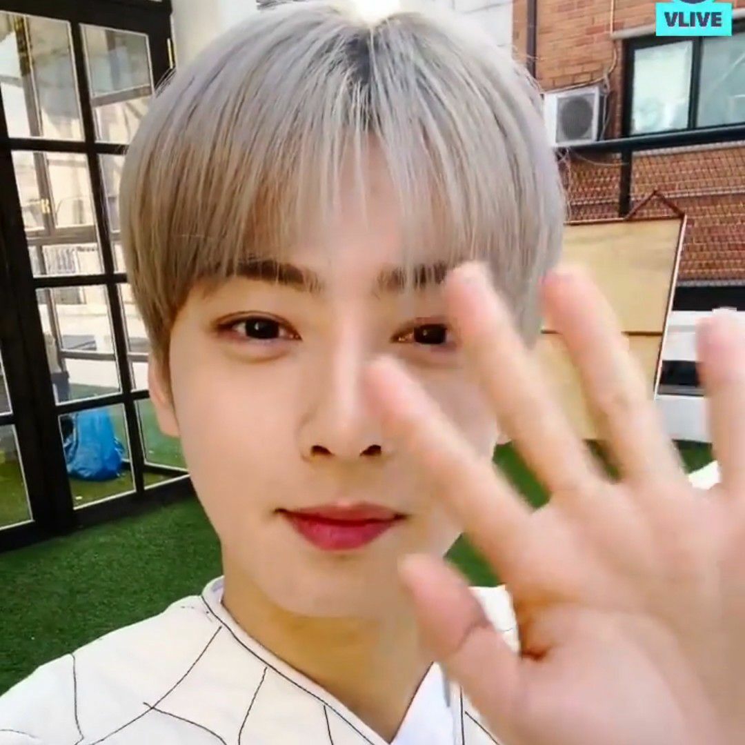 Latest photo of Eunwoo (ASTRO)