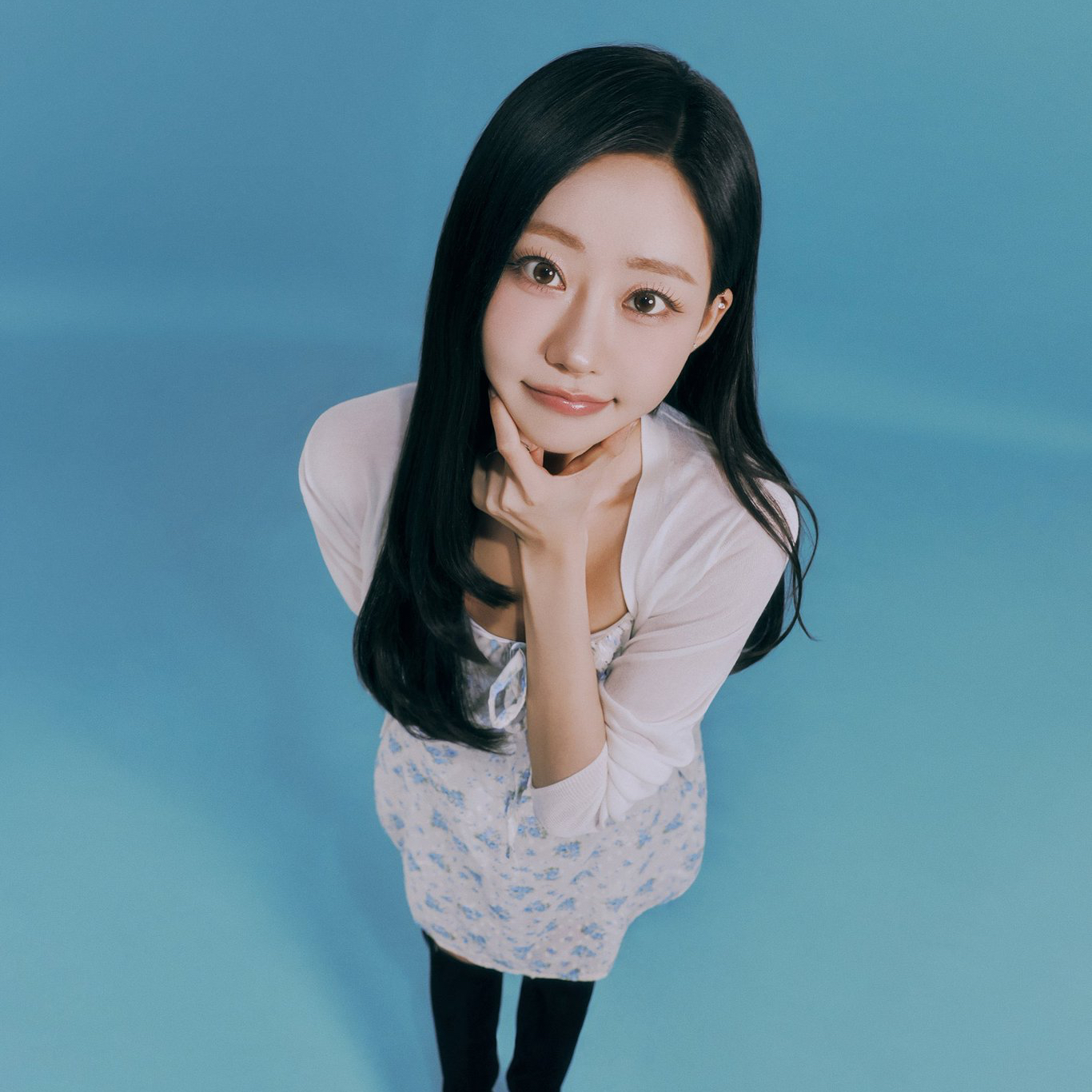 Behind-the-scenes cut of Julie (KISS OF LIFE)