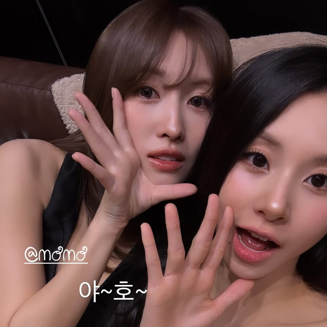A moment captured by Momo (TWICE)'s fan