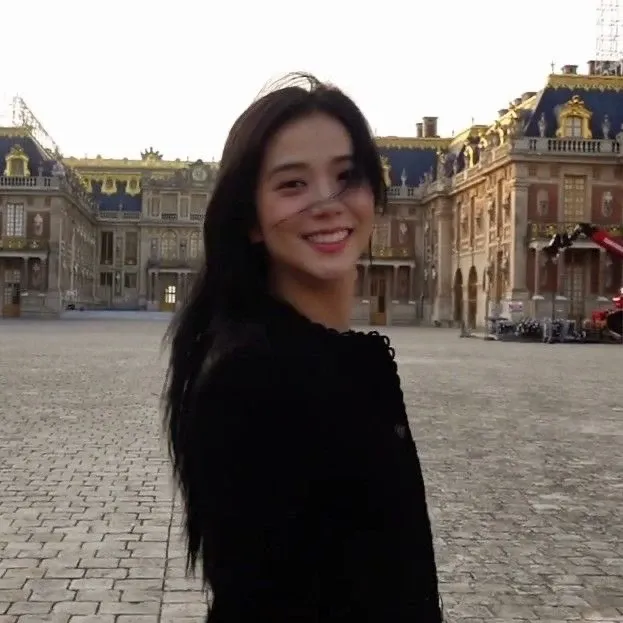 Behind-the-scenes cut of Jisoo (BLACKPINK)