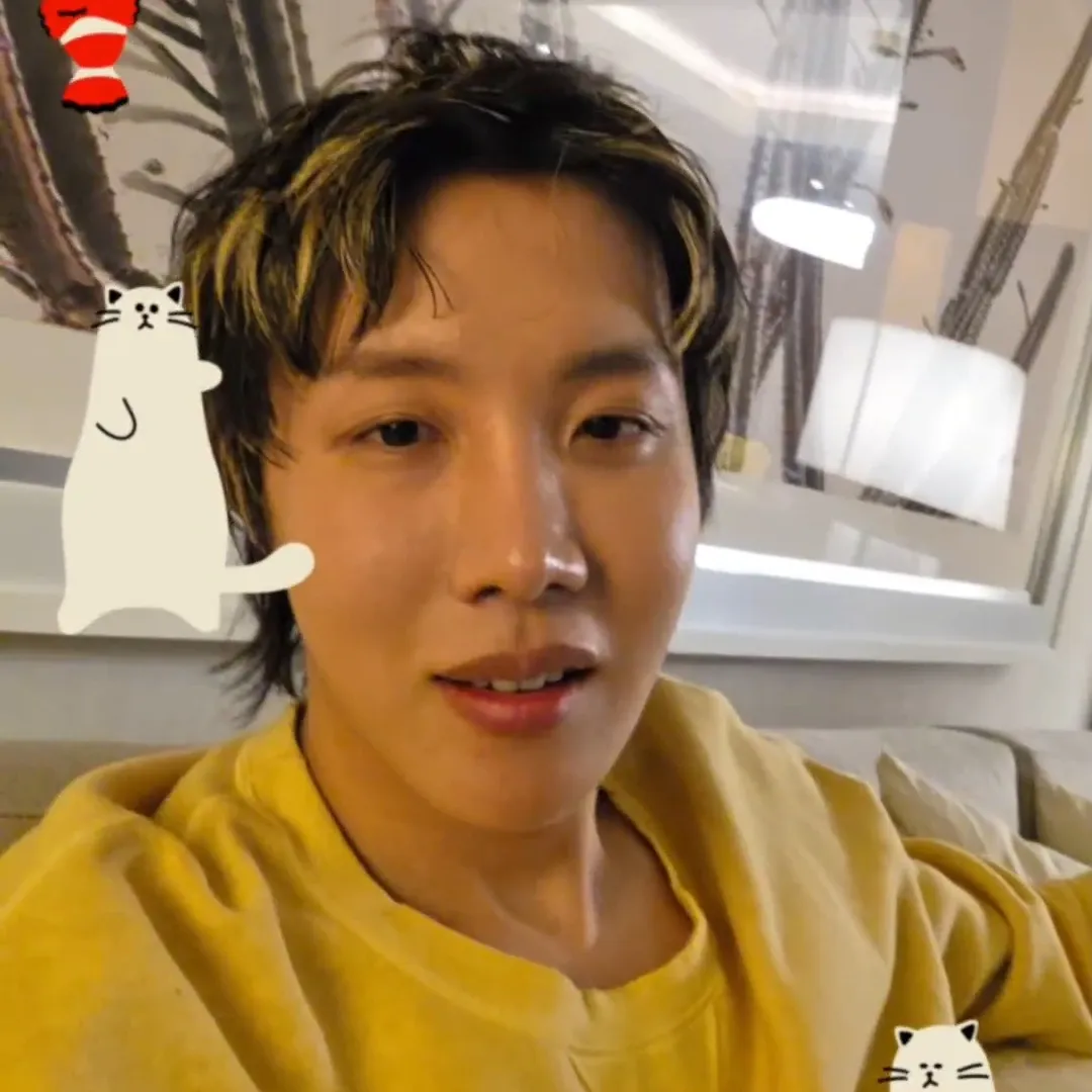 제이홉 (방탄소년단)의 최신 사진