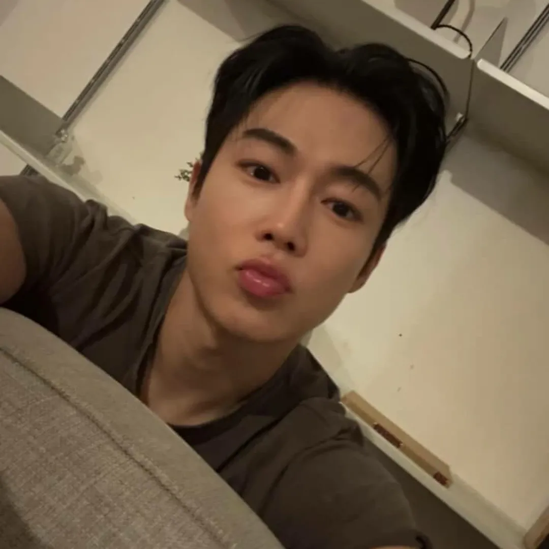 A moment captured by SF9's fan