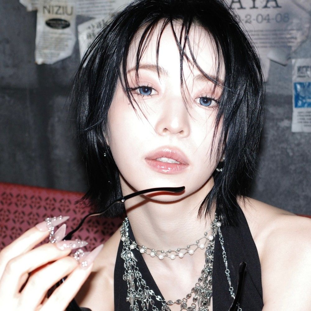 Behind-the-scenes cut of Maya (NiziU)