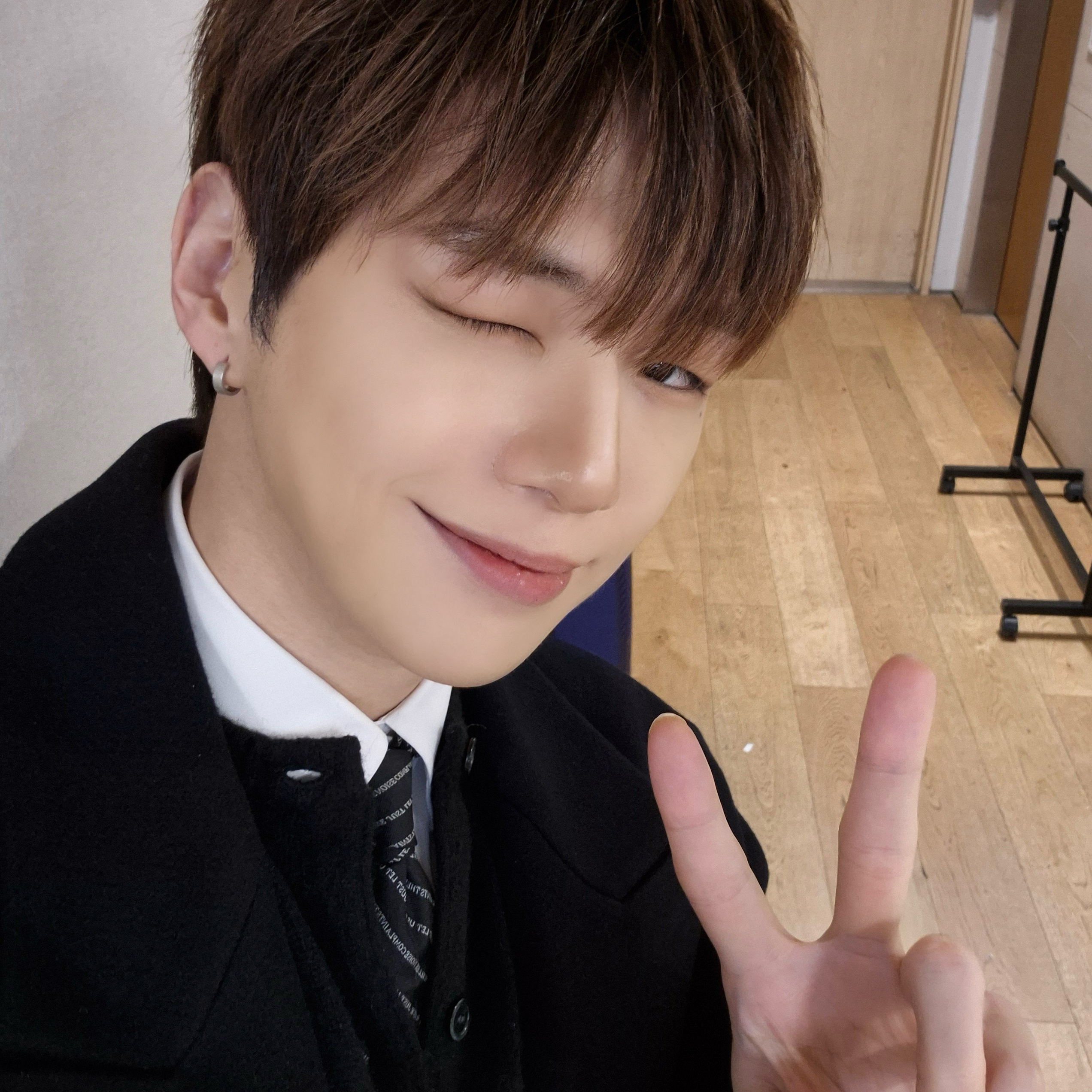 Behind-the-scenes cut of Kang Daniel