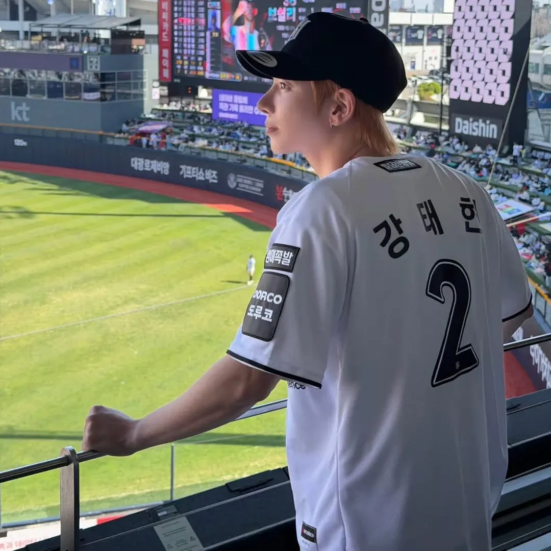 Foto aktivitas terbaru TOMORROW X TOGETHER