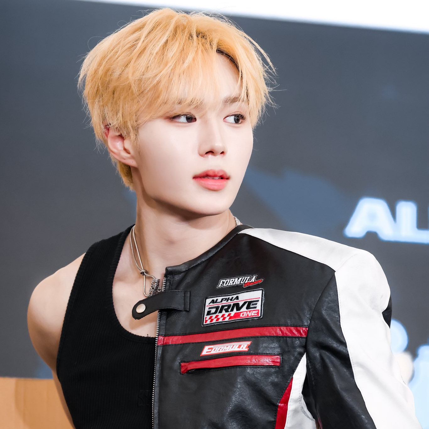 Behind-the-scenes cut of Kim Junseo (ALPHA DRIVE ONE)