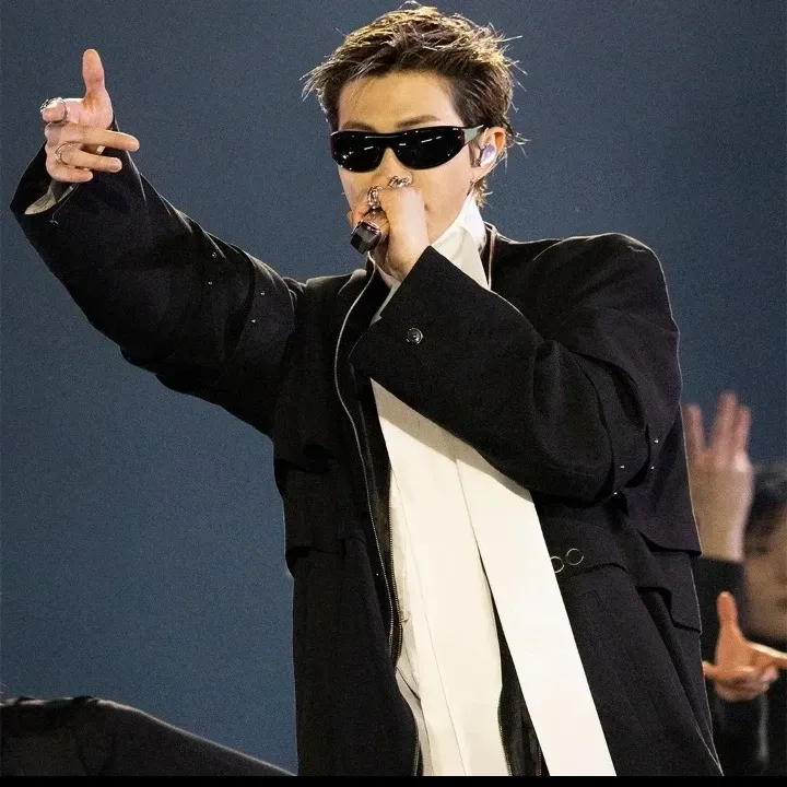 Behind-the-scenes cut of RM (BTS)