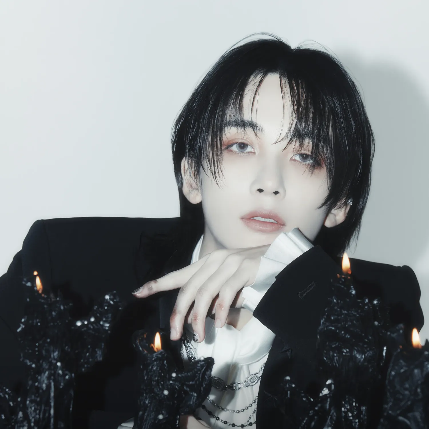 Recent activity shot of Jeonghan (SEVENTEEN)