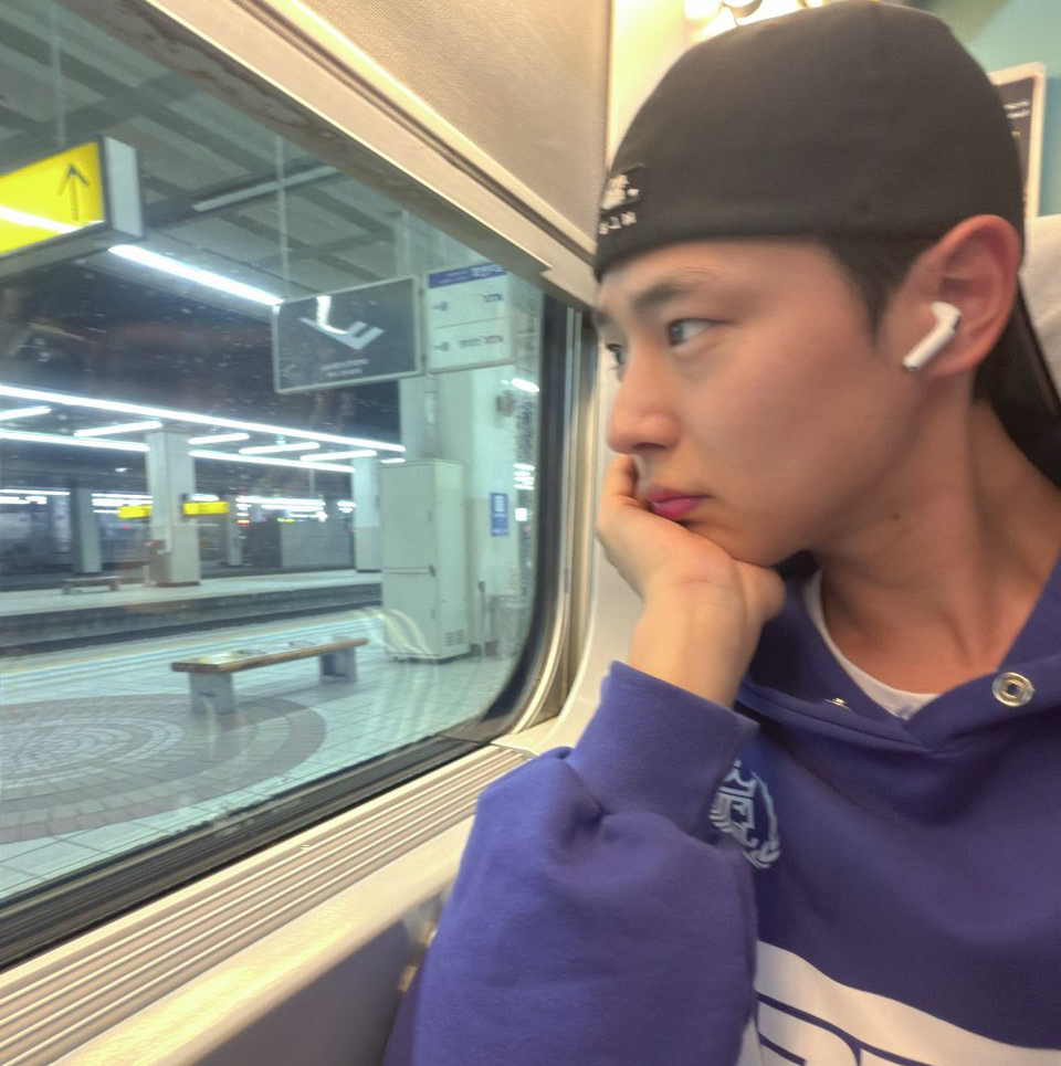 A moment captured by Choi Byungchan's fan