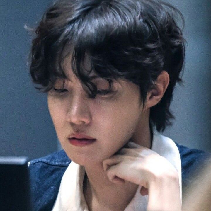 Foto aktivitas terbaru j-hope (BTS)