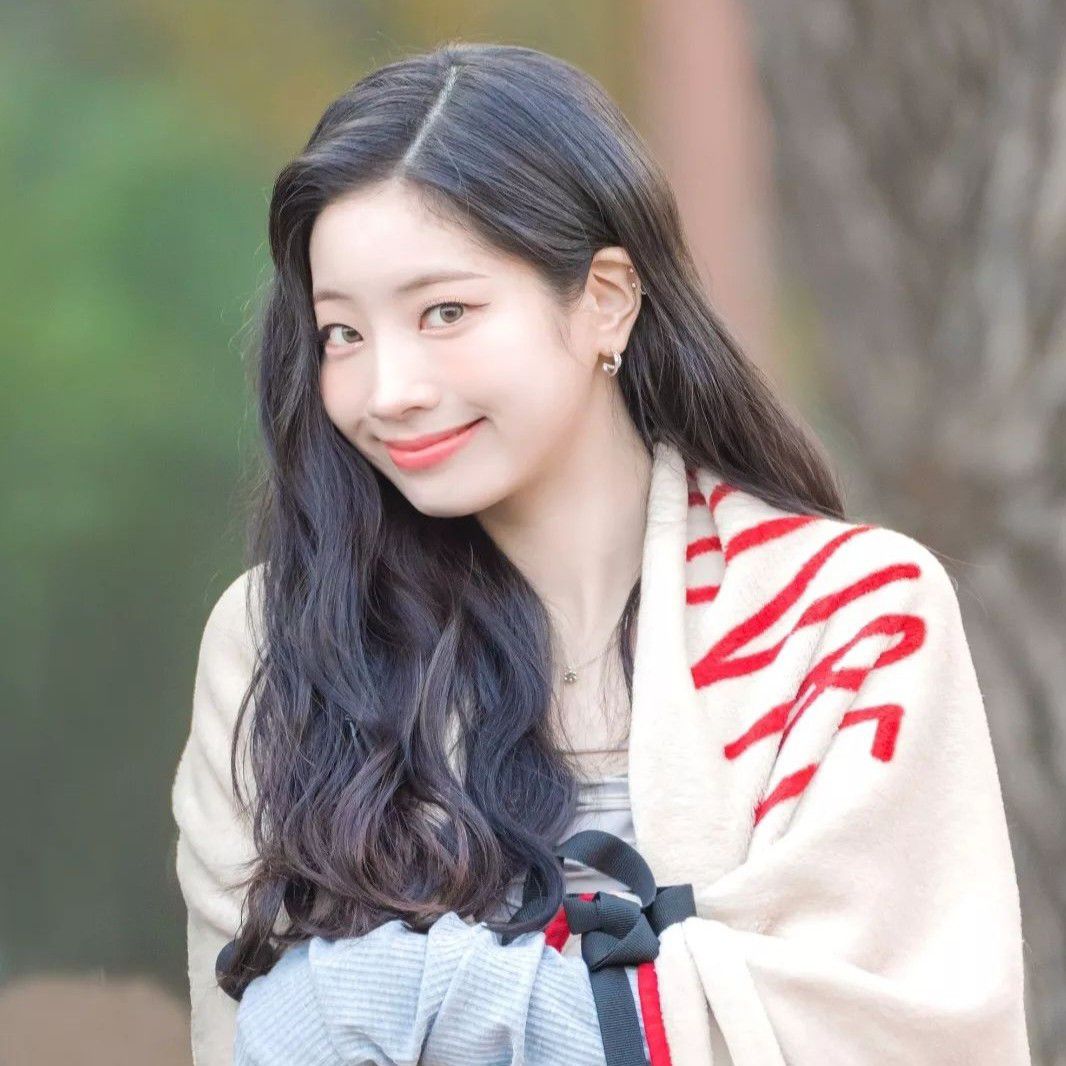 Recent activity shot of Dahyun (TWICE)