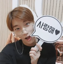 崔傘 (ATEEZ)的最新活動照片