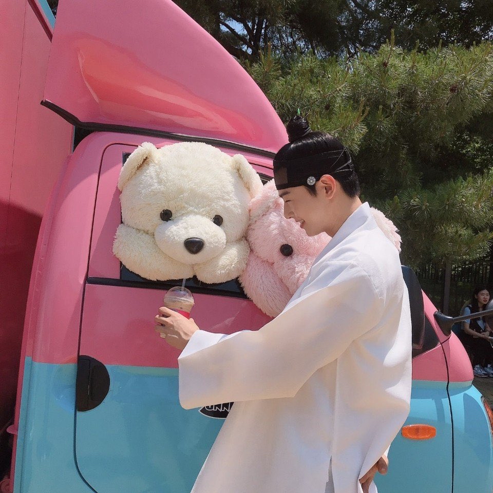 아스트로의 비하인드 컷