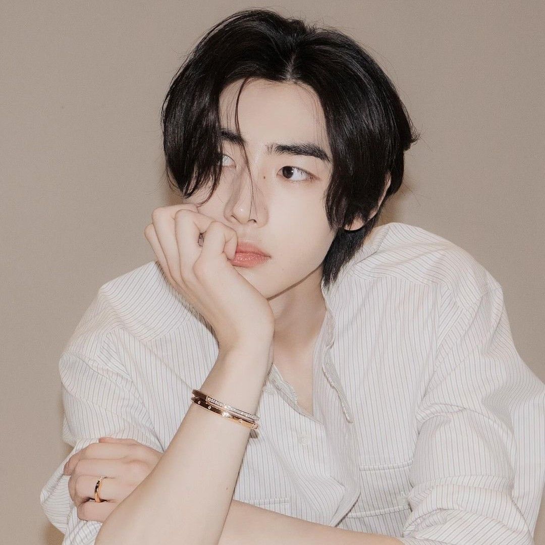 성훈 (ENHYPEN)의 최신 사진