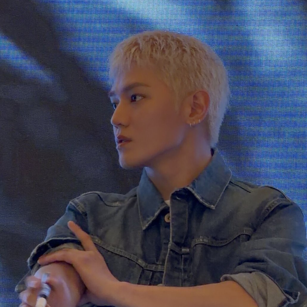 A moment captured by Taeyong (NCT 127)'s fan