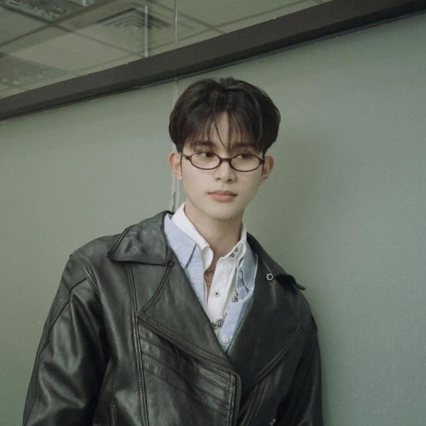 Signature photo of Winston (HORI7ON) capturing their charm