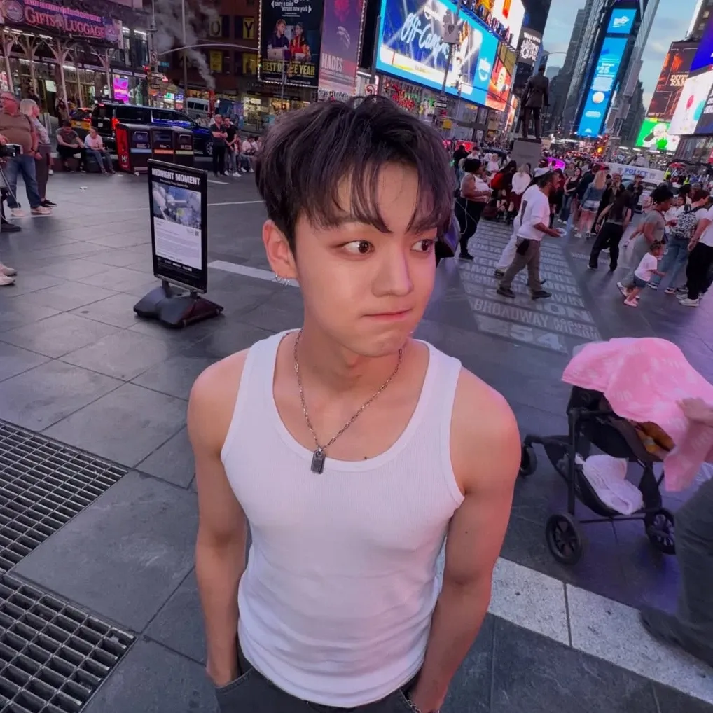 Latest photo of Chan (A.C.E)