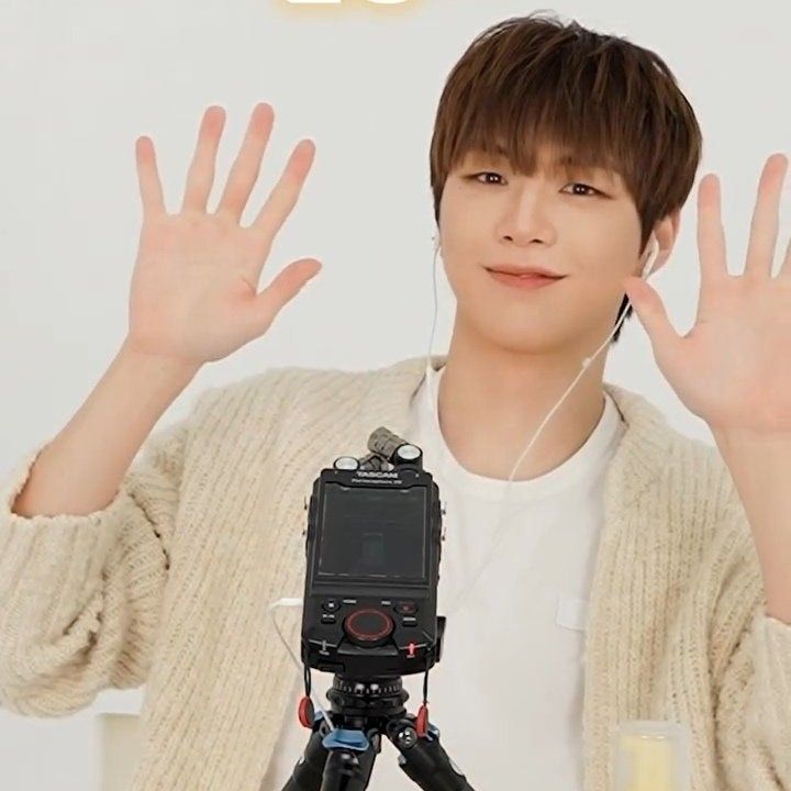 강다니엘 최근 활동샷