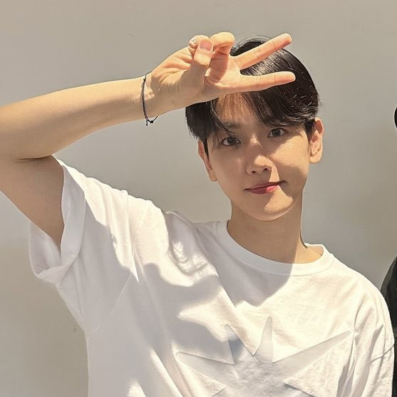 백현 (EXO)의 최신 사진