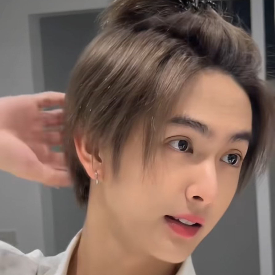 A moment captured by Copper (BUS)'s fan