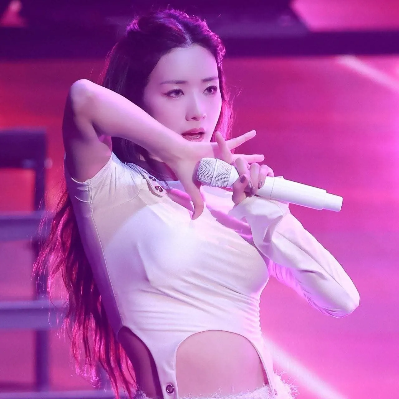 Foto aktivitas terbaru Yoon Bomi (Apink)