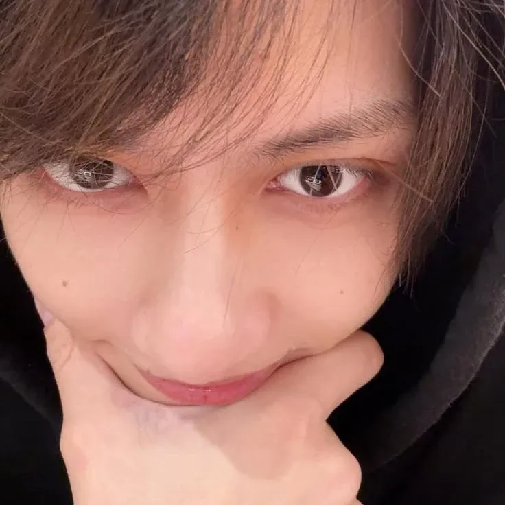 A moment captured by Jun (SEVENTEEN)'s fan