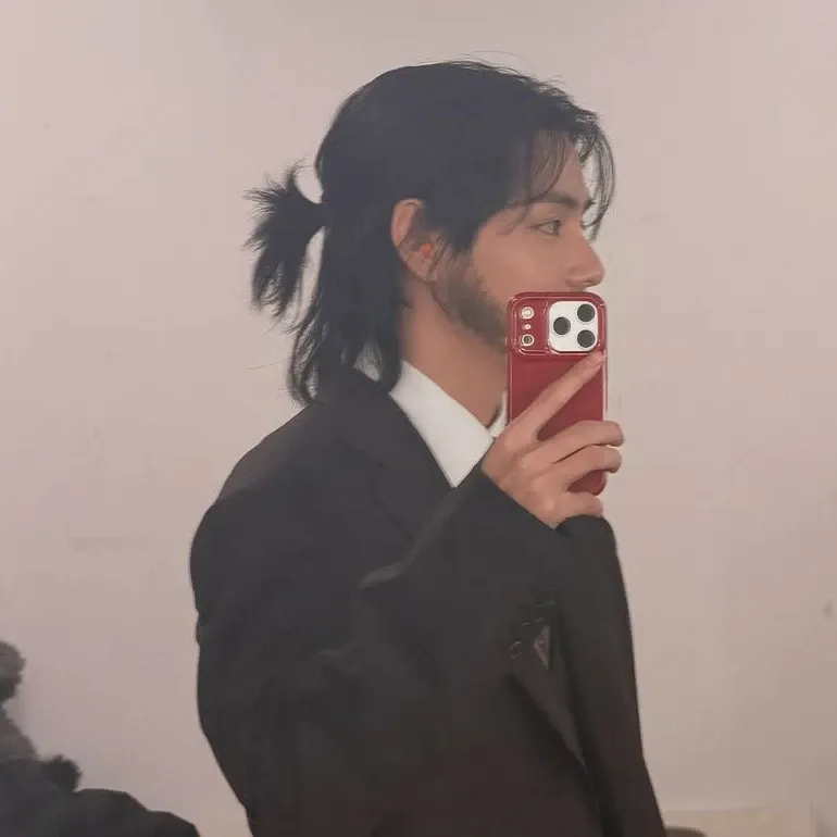 Momen yang diabadikan oleh penggemar V (BTS)