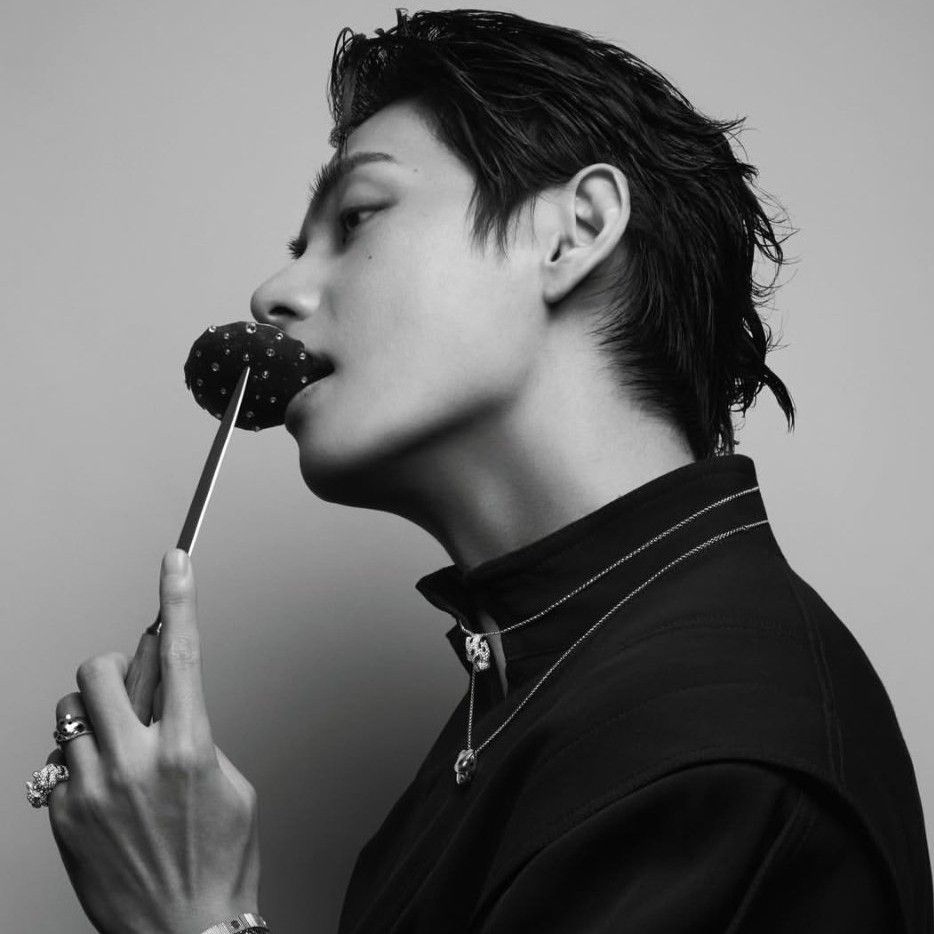 Latest photo of V (BTS)