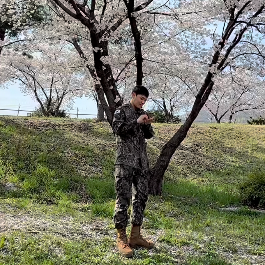 A moment captured by DK (iKON)'s fan