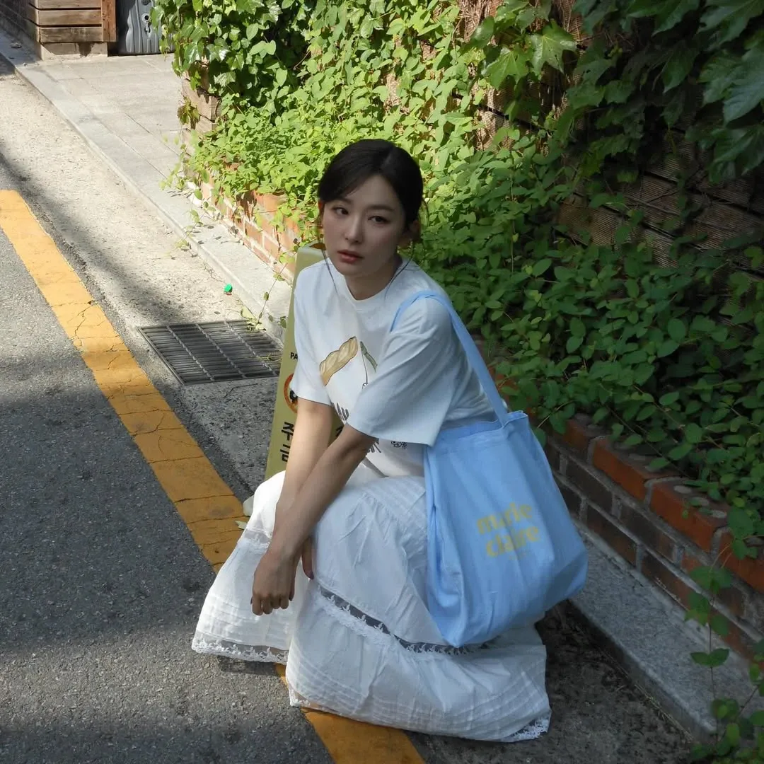 Latest photo of Seulgi (Red Velvet)