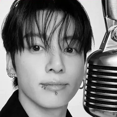 Foto aktivitas terbaru Jungkook (BTS)