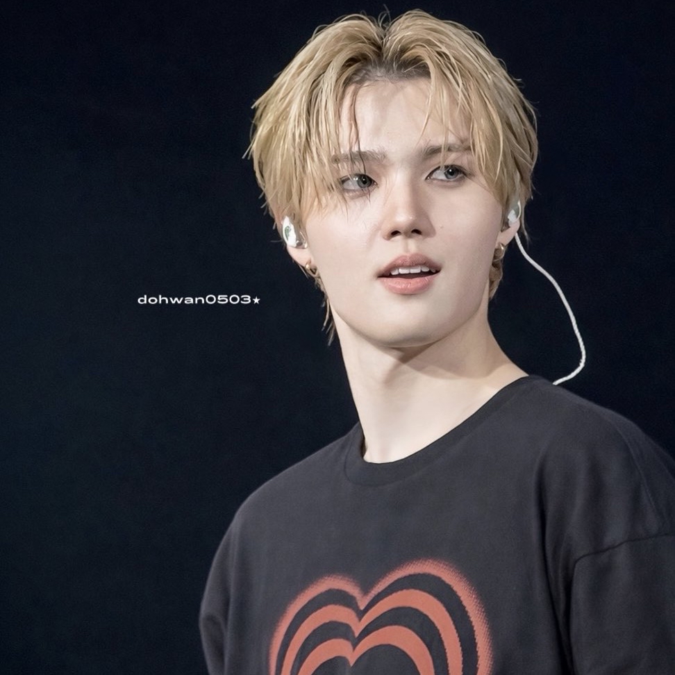 Latest photo of Doyoung (TREASURE)