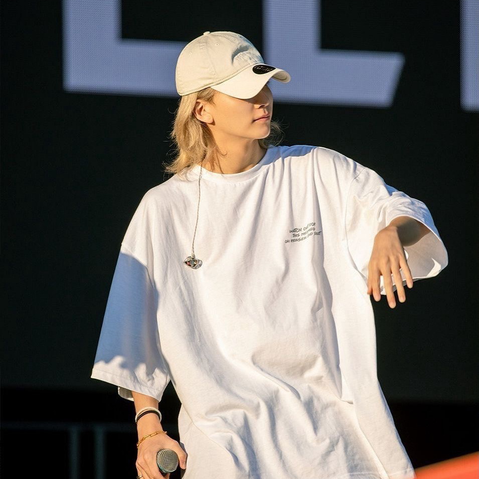 Behind-the-scenes cut of SEVENTEEN