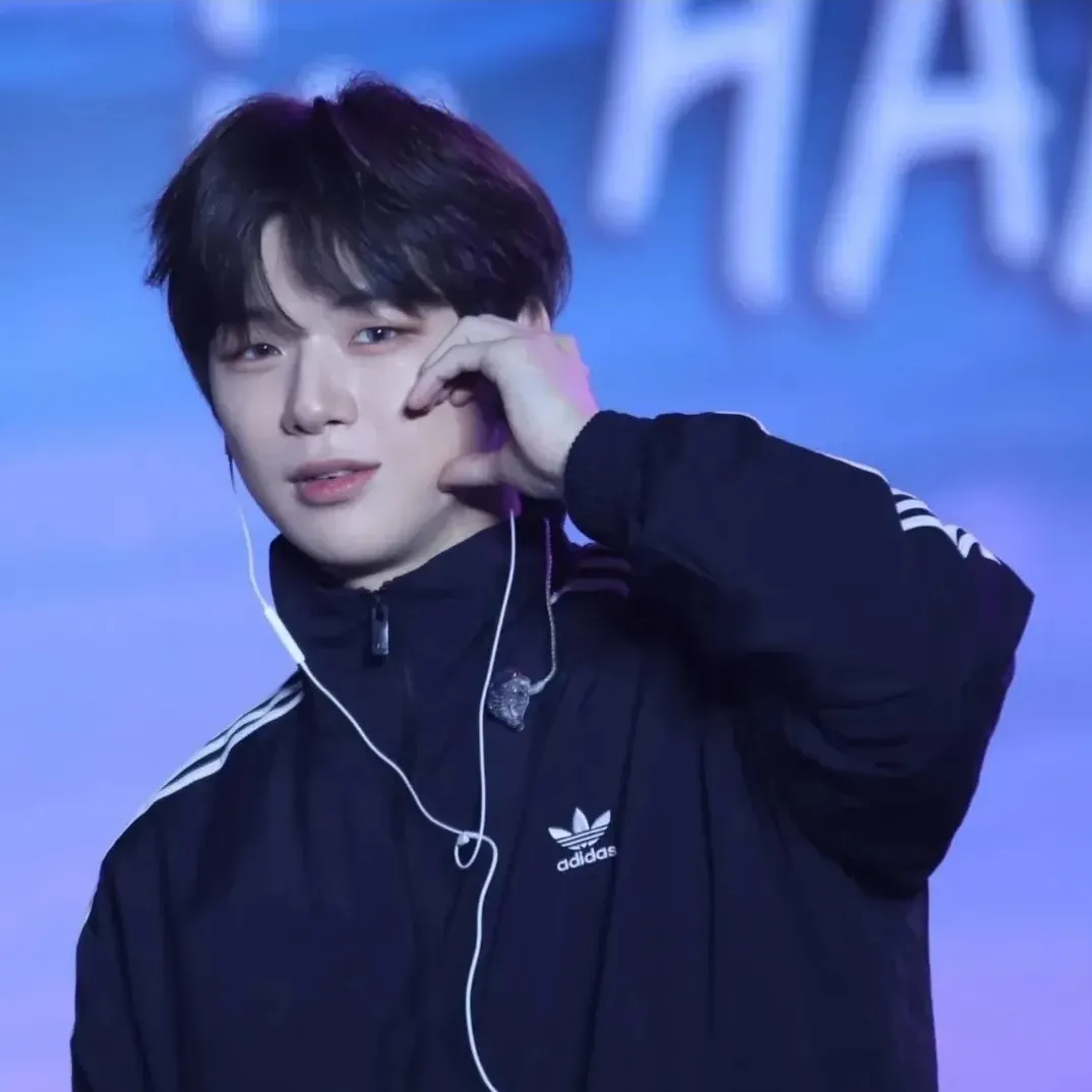 Foto aktivitas terbaru Kang Daniel
